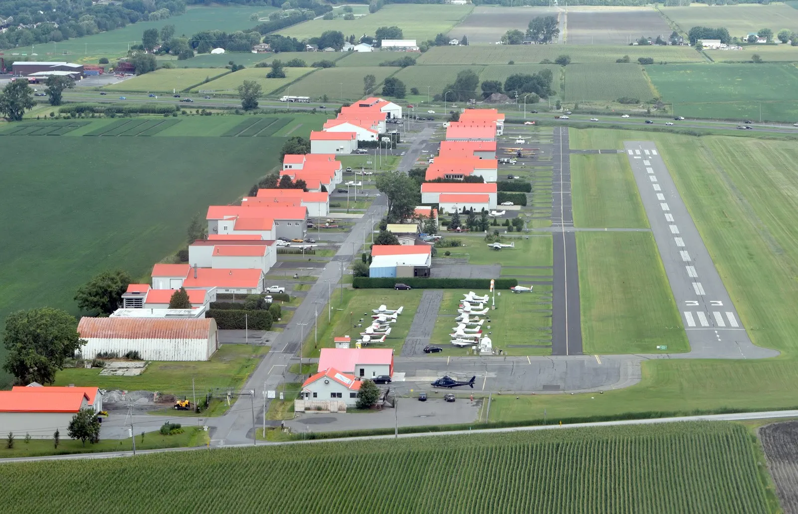 ALM Par Avion airport